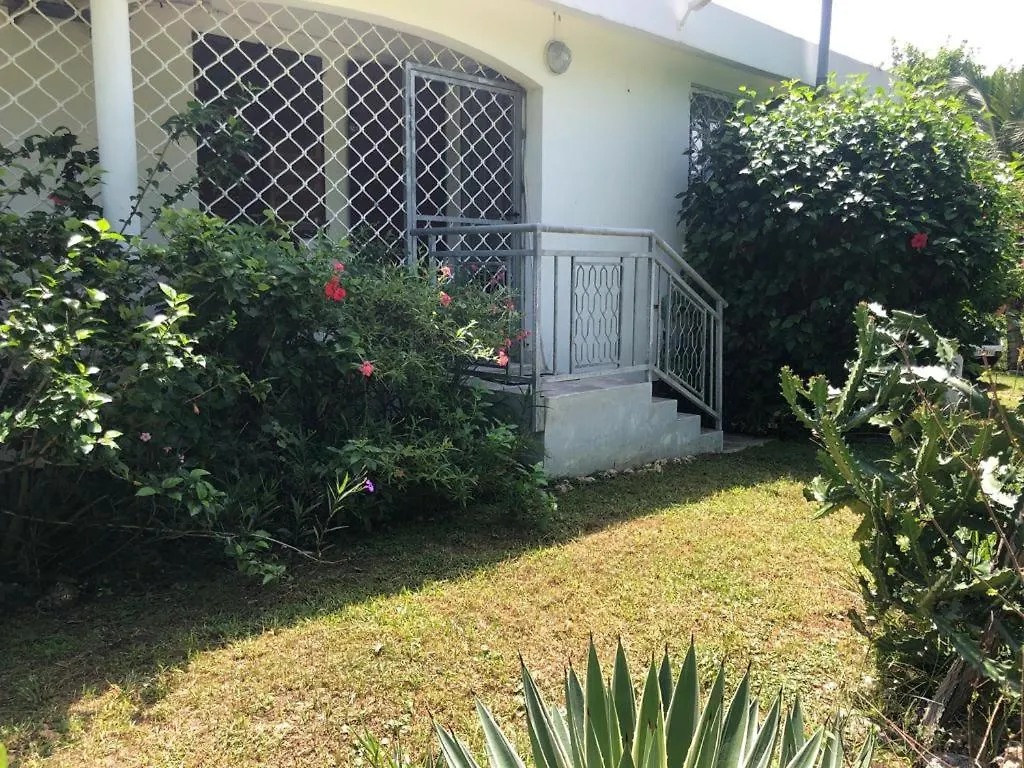 Jardin Des Anges-Bungalows Creoles Et Studio Le Moule